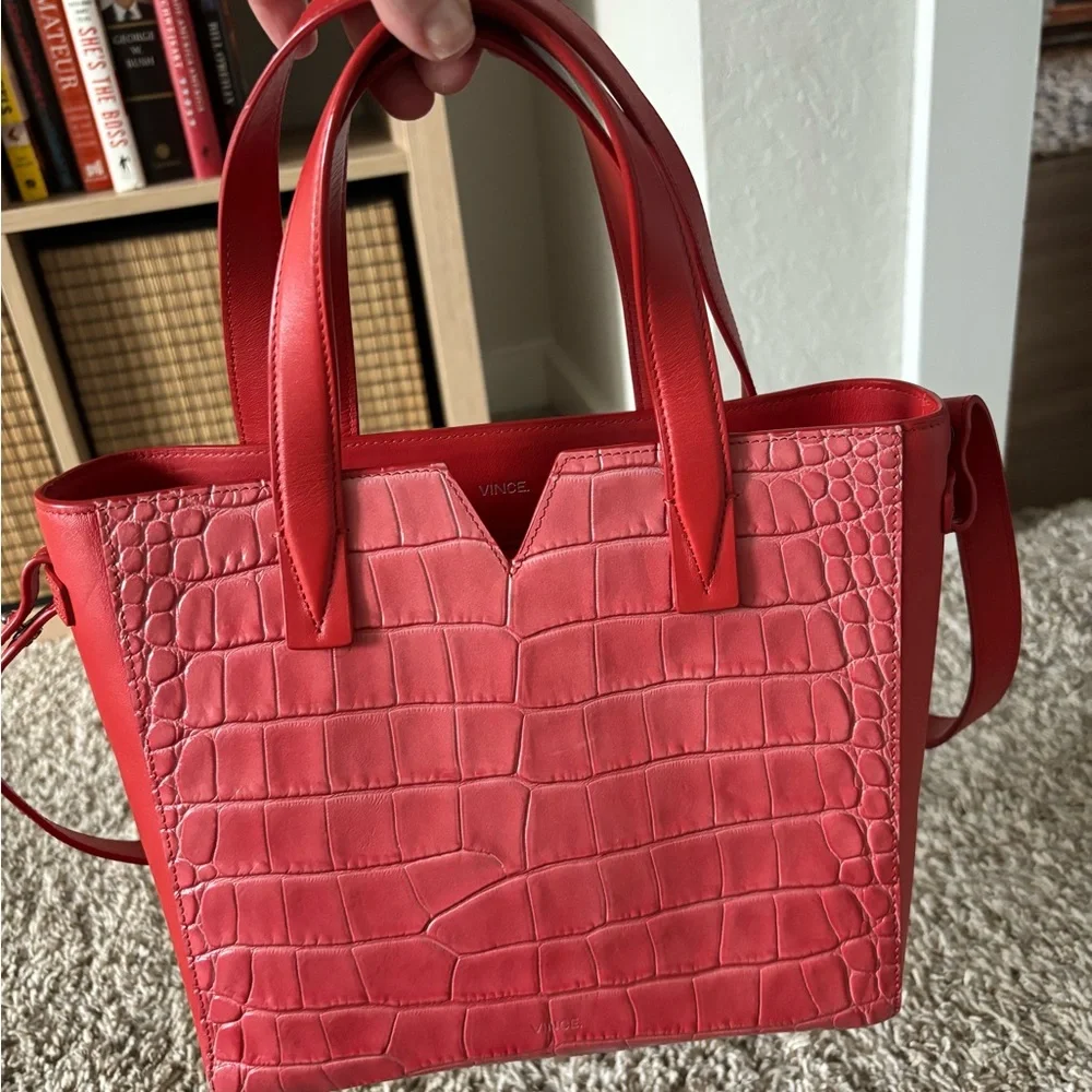 Nwot Vince. Baby Signature V Croc Embossed Leather Tote bag rusty red - Picture 1 of 12